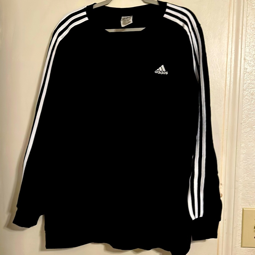Women Adidas pullover crew neck sweatshirt